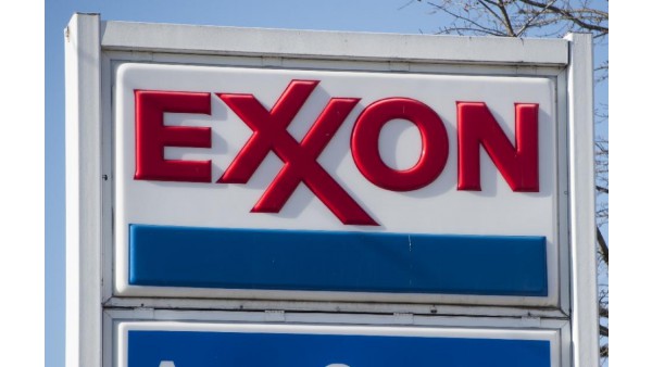 Sankcje przeciw Rosji kosztują Exxon Molbile miliard dolarów