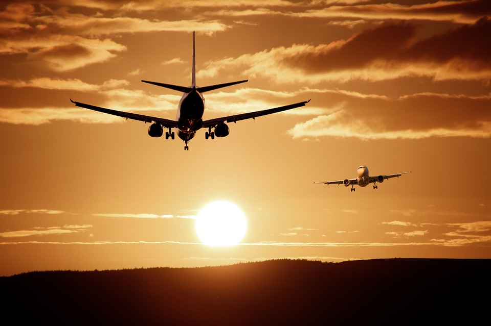 Panika na lotnisku: Pilot przypadkowo uruchomił alarm bezpieczeństwa