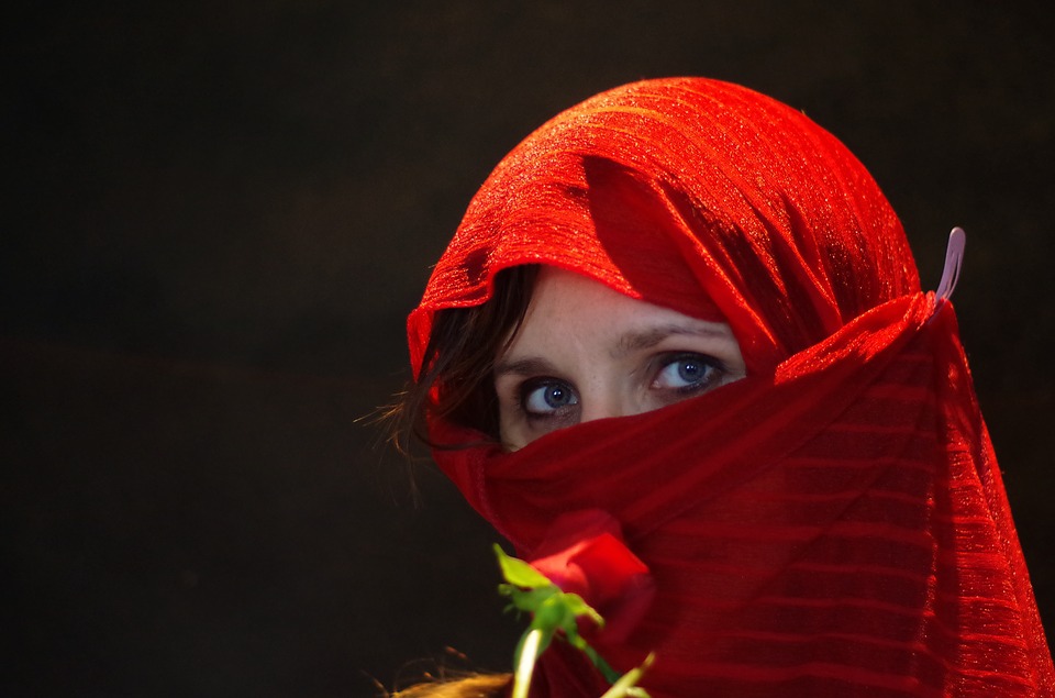 Kompromis niemieckiego sektora bezpieczeństwa w kwestii noszenia burki. Zakaz jej noszenia nie jest całkowity