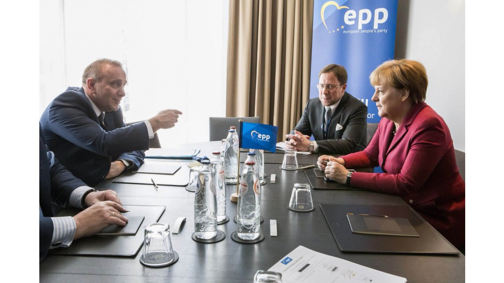Merkel ryzykuje czyli Berlin chce mieć szefa Komisji Europejskiej