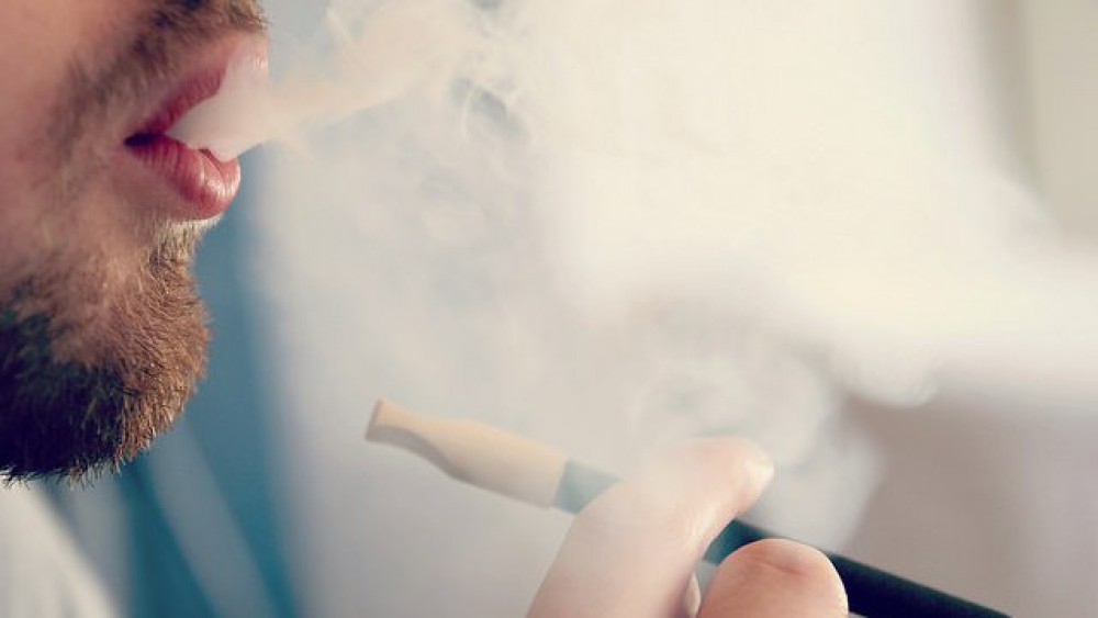 Kraków mówi „nie” e-papierosom w miejscach publicznych