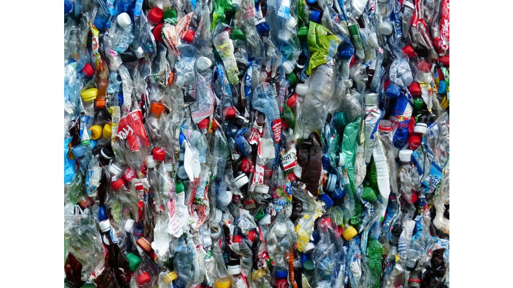 Plastik biodegradowalny: poznaj jego ciemne strony