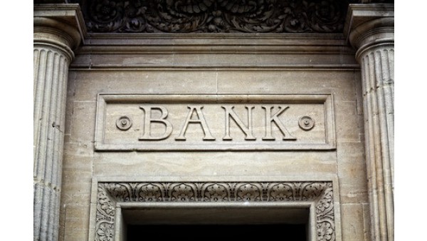 SKOK'i bankrutują. Czy banki nadal są bezpieczne?