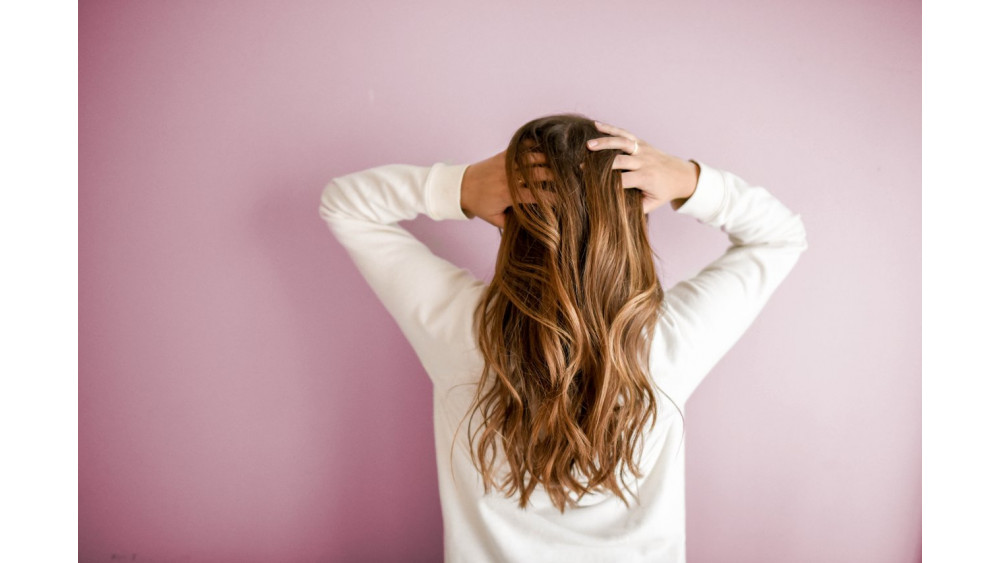 Metody przedłużania i zagęszczania włosów