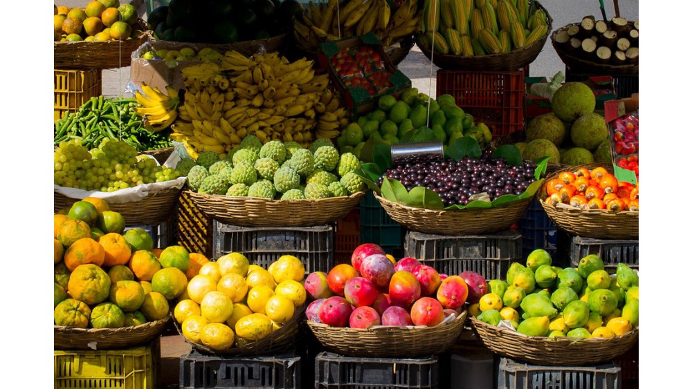 BIO czy GMO? Jak czytać oznaczenia warzyw i owoców