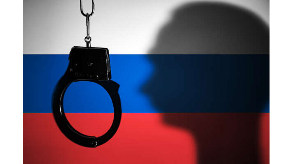 Eurokomisarz: Rosjanie winni w zbrodni wojennych pójdą do więzienia, gdy tylko znajdą się poza granicami Rosji