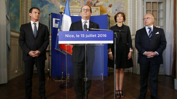 Francuski rząd rżnie głupa