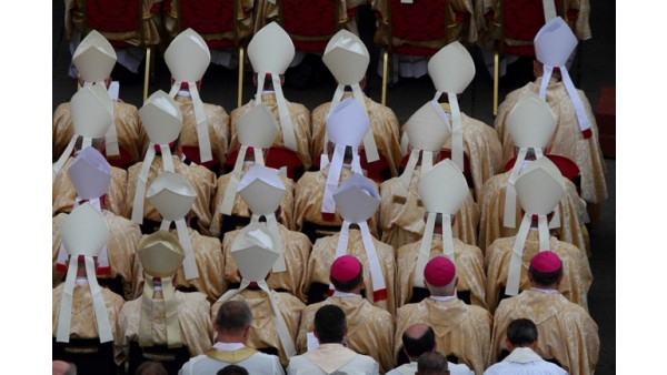 Morderstwo księdza przy ołtarzu to klęska Soboru Watykańskiego II