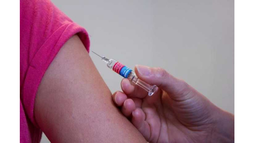 Mity o szczepieniach rozsyłają rosyjskie trolle i boty, karmiąc ruch antyszczepionkowy. To grożne zjawisko