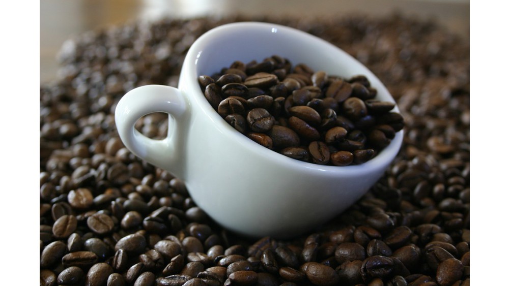 Substancje zawarte w kawie – pomagają czy szkodzą?
